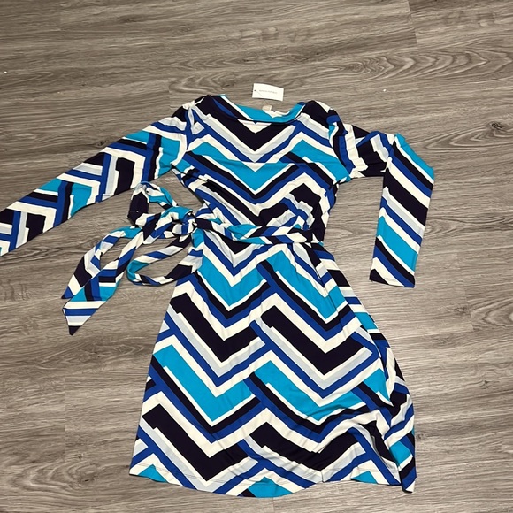 Banana Republic Rap Dress - Picture 4 of 4